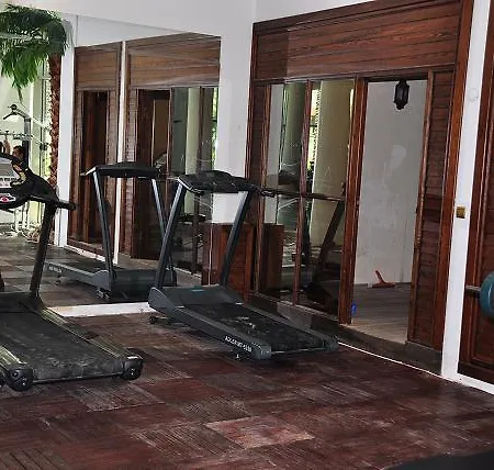 Hotel & Leisure Club